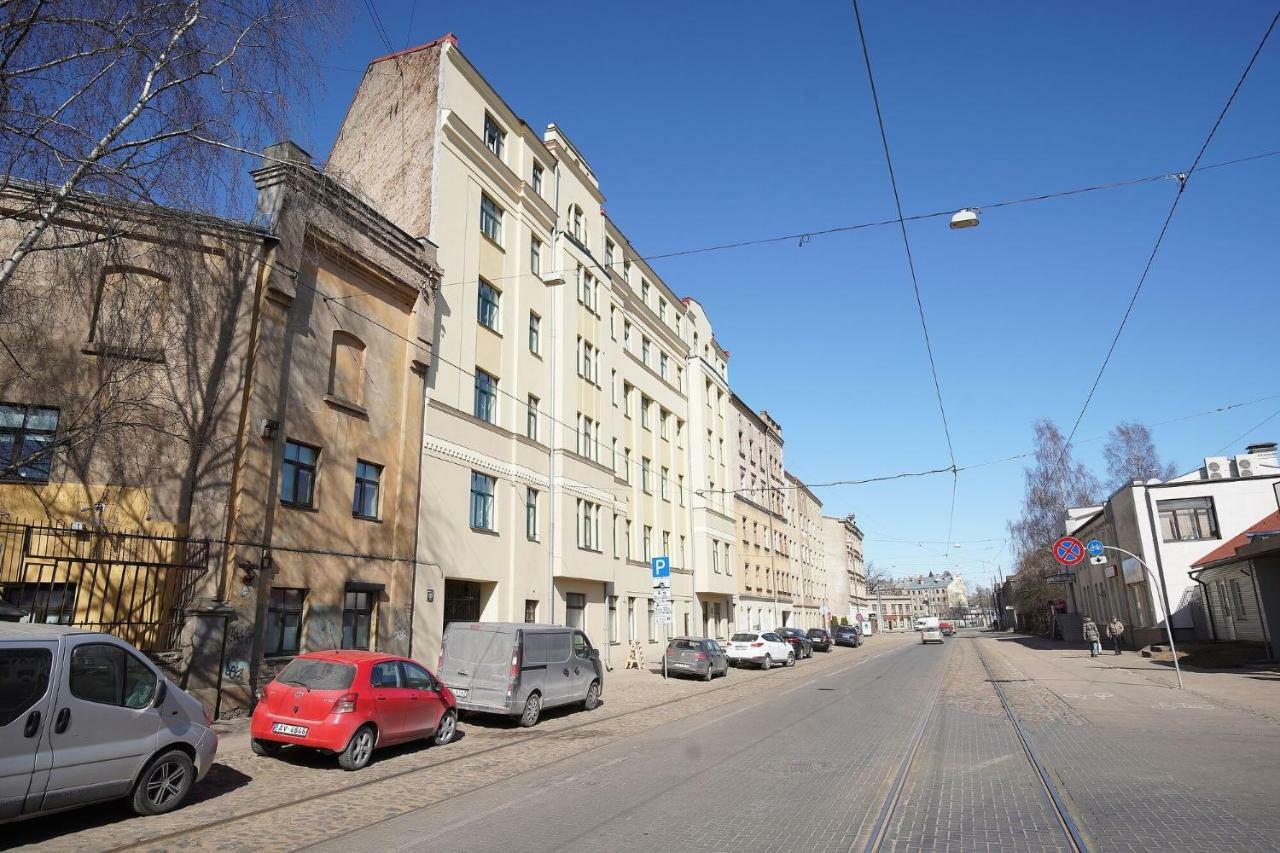 New Bohemian Crash Pad In Riga Center Apartment Ngoại thất bức ảnh