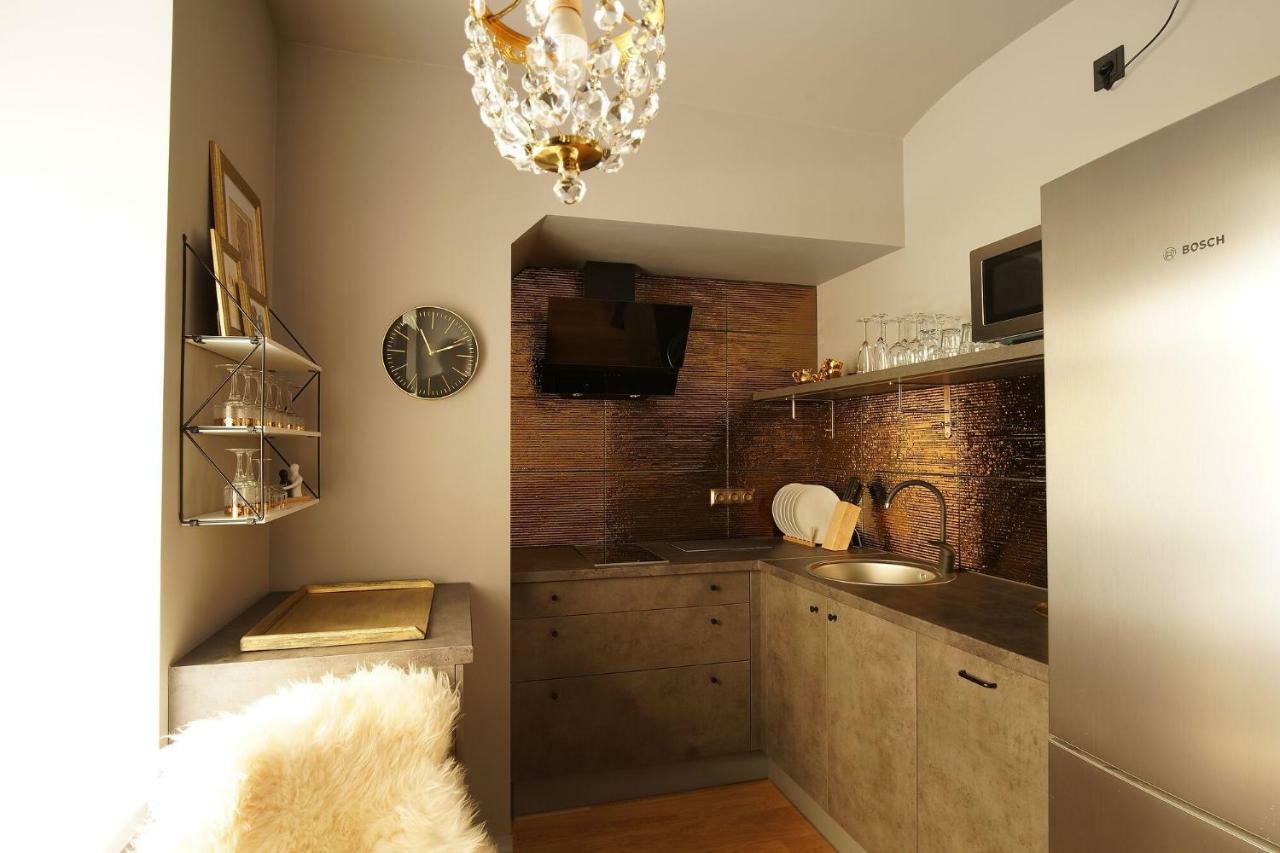 New Bohemian Crash Pad In Riga Center Apartment Ngoại thất bức ảnh